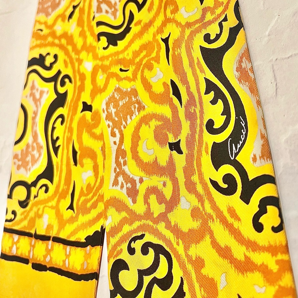 ❌𝐒𝐎𝐋𝐃❌𝐆𝐔𝐂𝐂𝐈 100% silk bow neck scarf yellow/orange - Picture 4 of 4